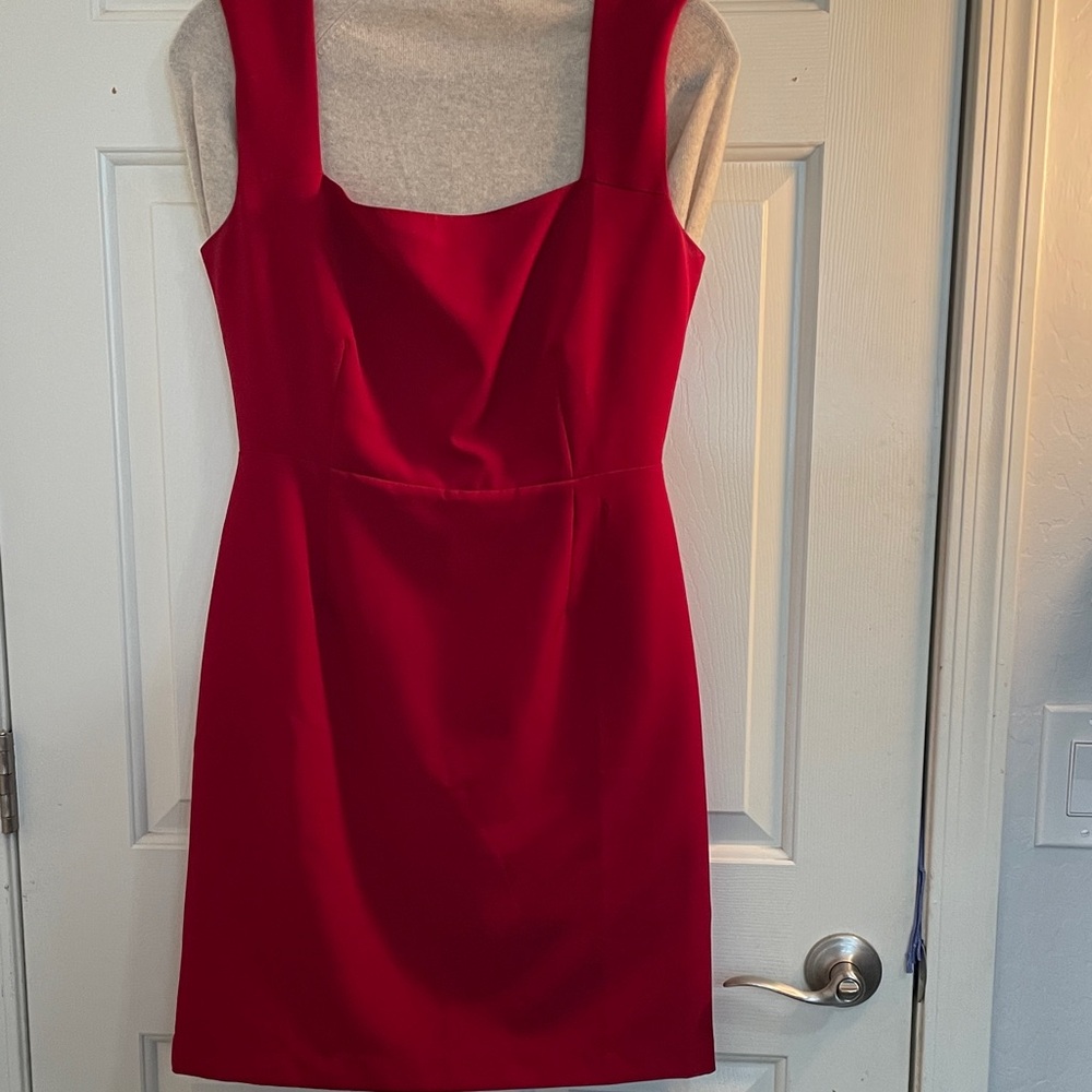 CUPCAKES & CASHMERE SQUARE NECK MIDI DRESS
